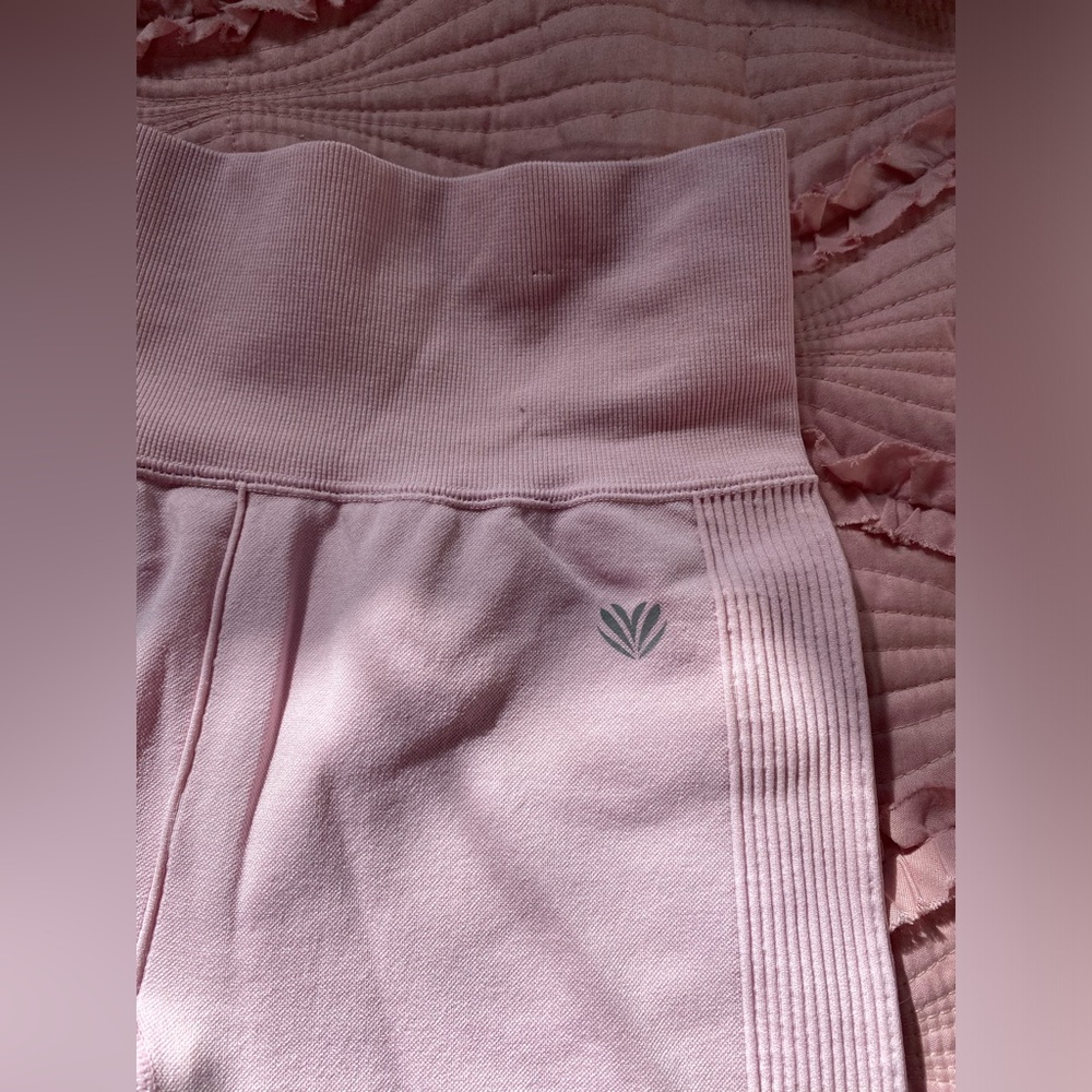 Pink forever 21 shorts !!💗🎀